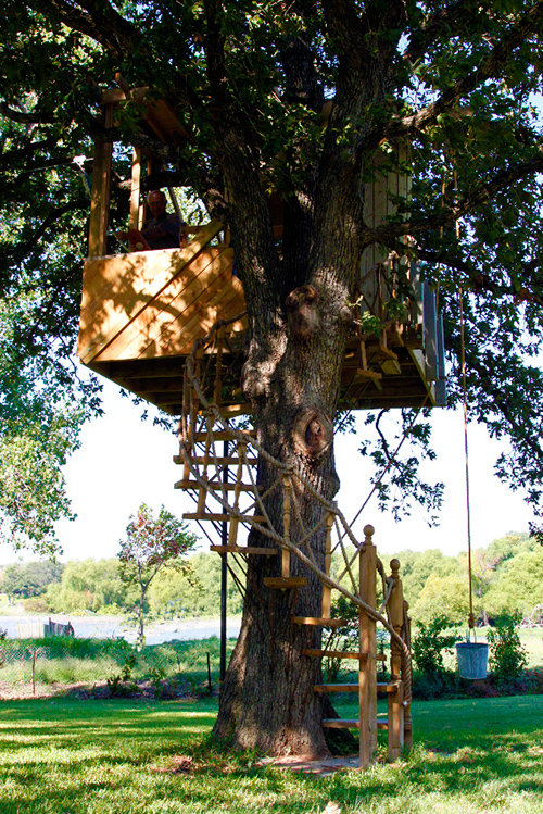 Treehouses #60: Treehouse with spiral staircase.